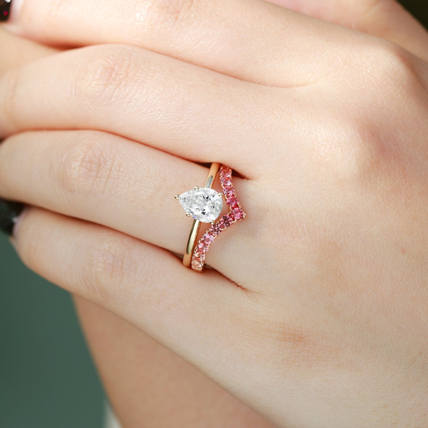 Padparadscha Elegant V-Ring | 18K Rose Gold | Natural Gemstone
