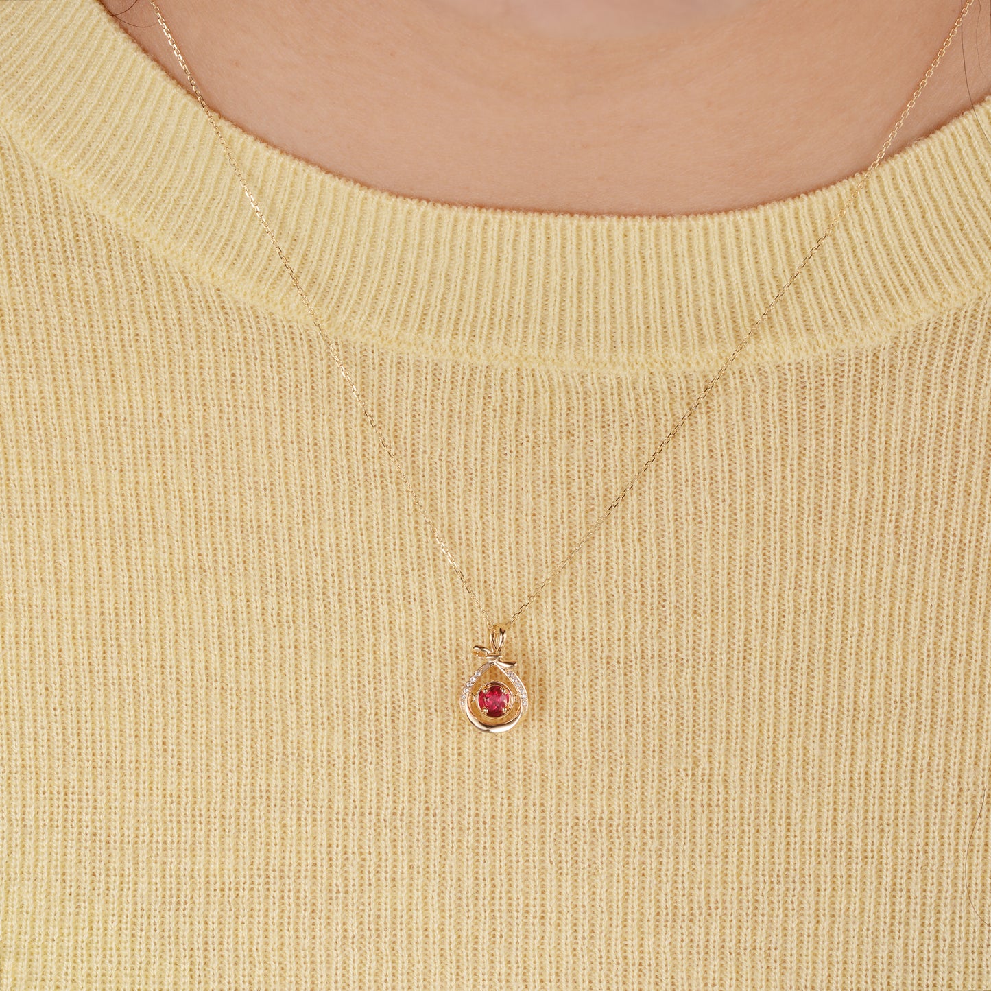 Fortune Swing Ruby Necklace | 18k yellow gold
