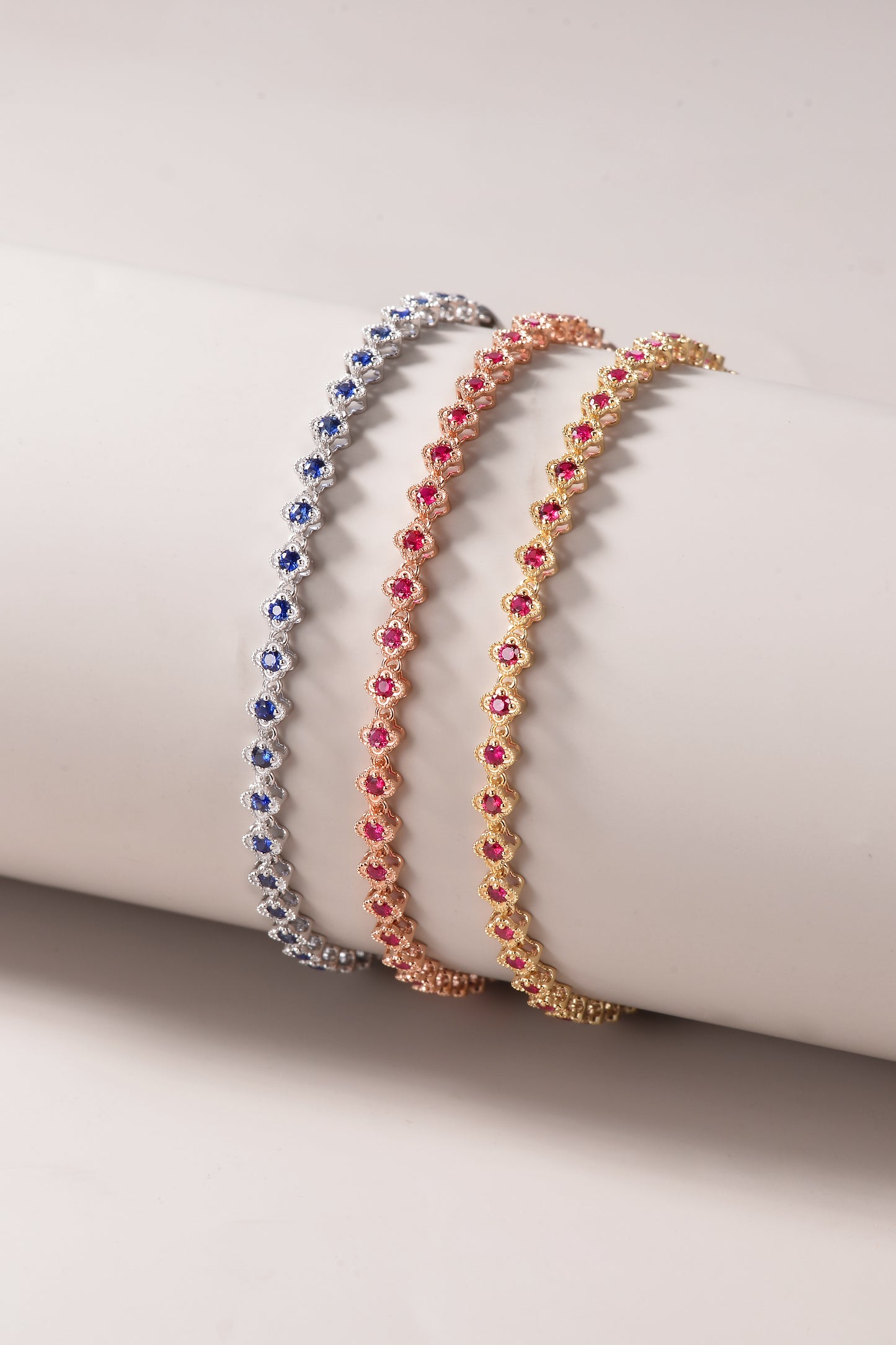 Sapphire Fortune Bracelet | 18K white gold | Natural Gemstone