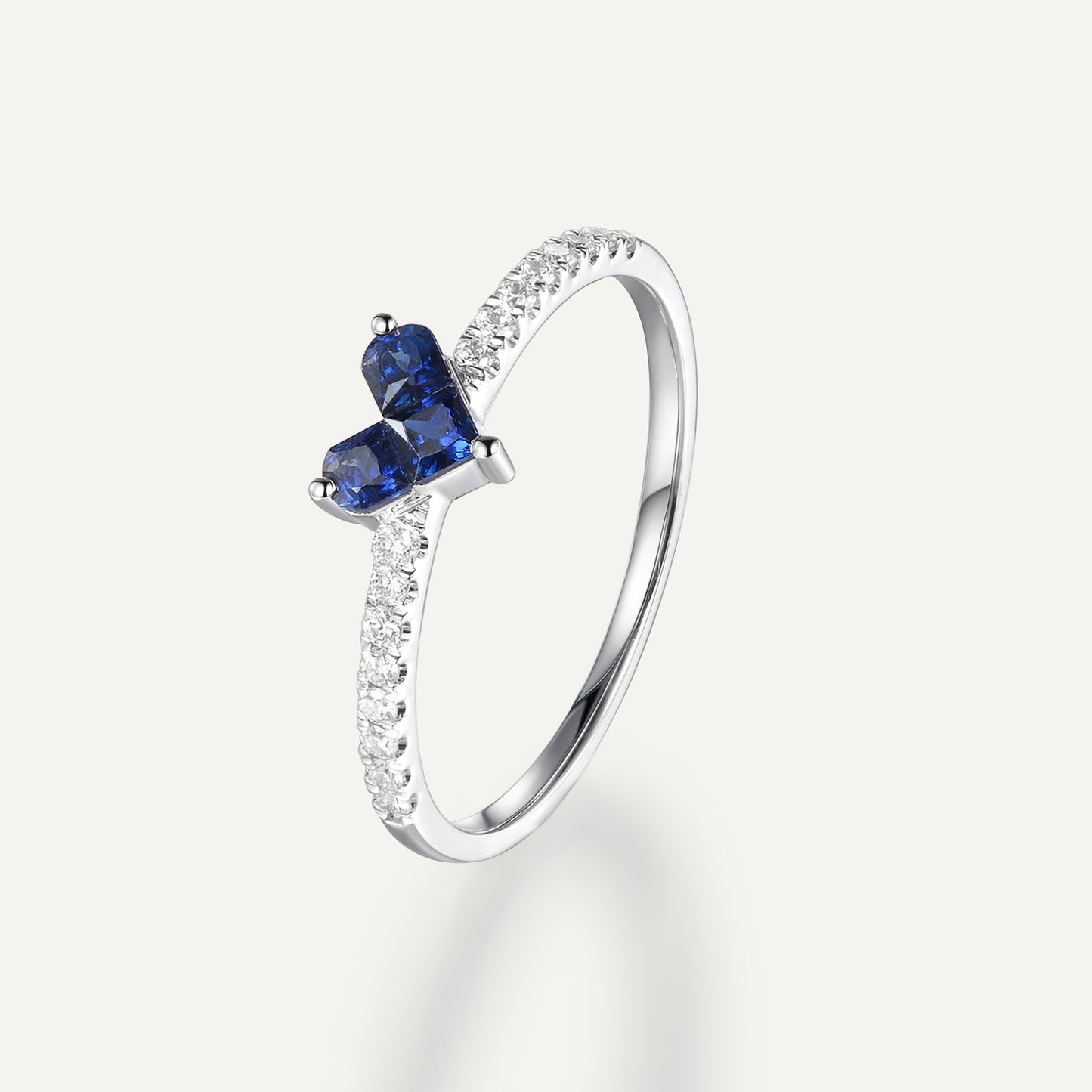 Sapphire Love Knot Ring | 18K white gold | Natural Gemstone