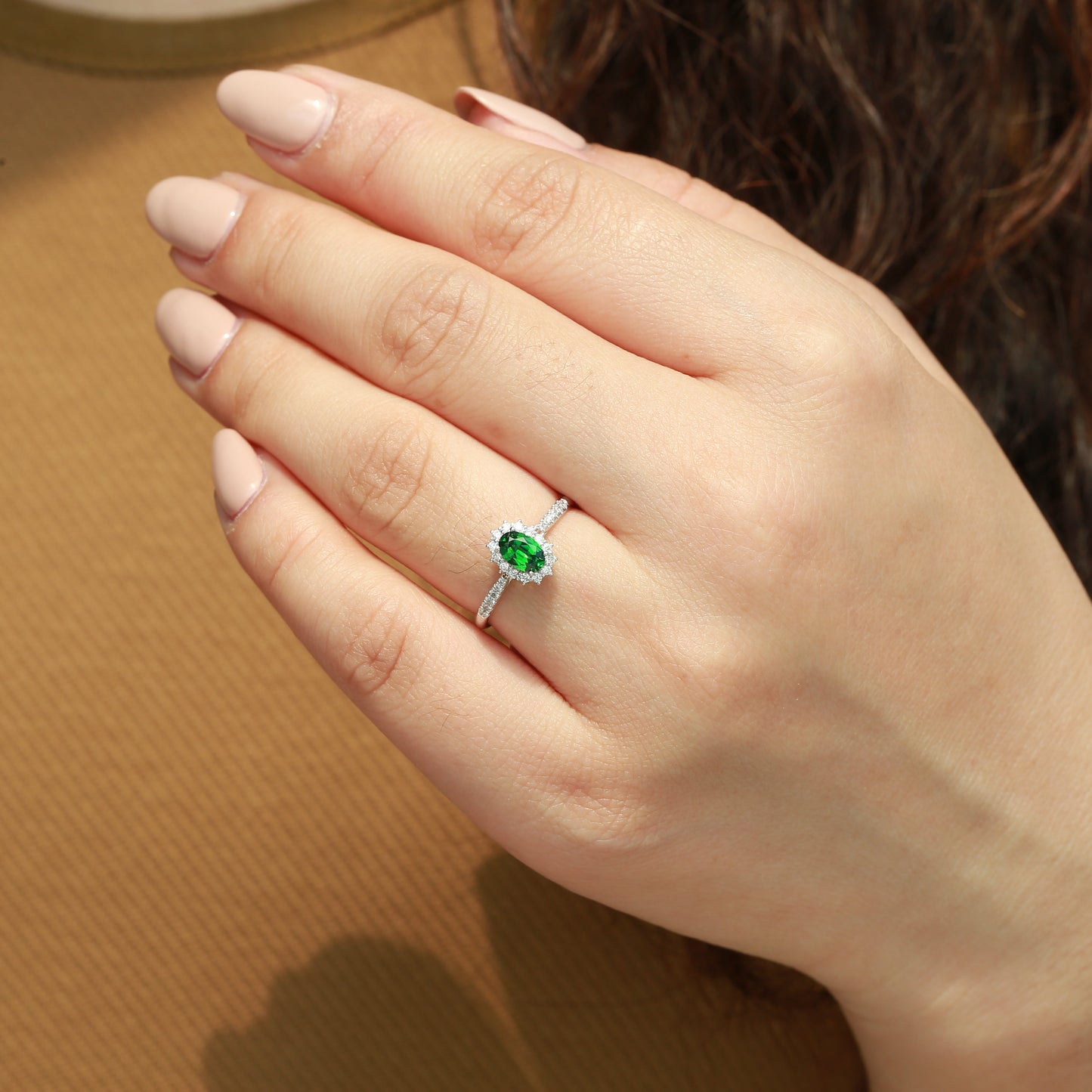 Whisper of the Forest Tsavorite Ring | 18K white gold | Natural Gemstone