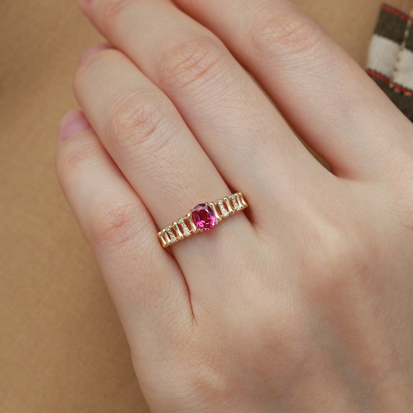 Inscribed Hearts Ruby Ring | 18K yellow gold