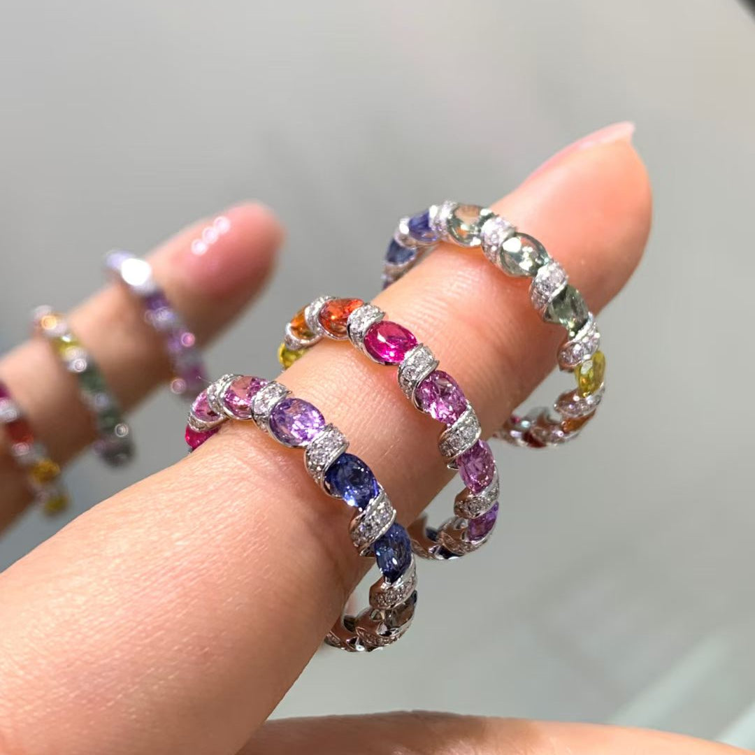 Rainbow Ribbon Ring | 18K white gold | Natural Sapphires