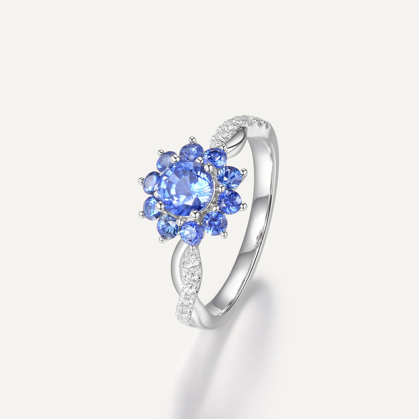 Royal Halo Sapphire Ring | 18K white gold | Natural Gemstone