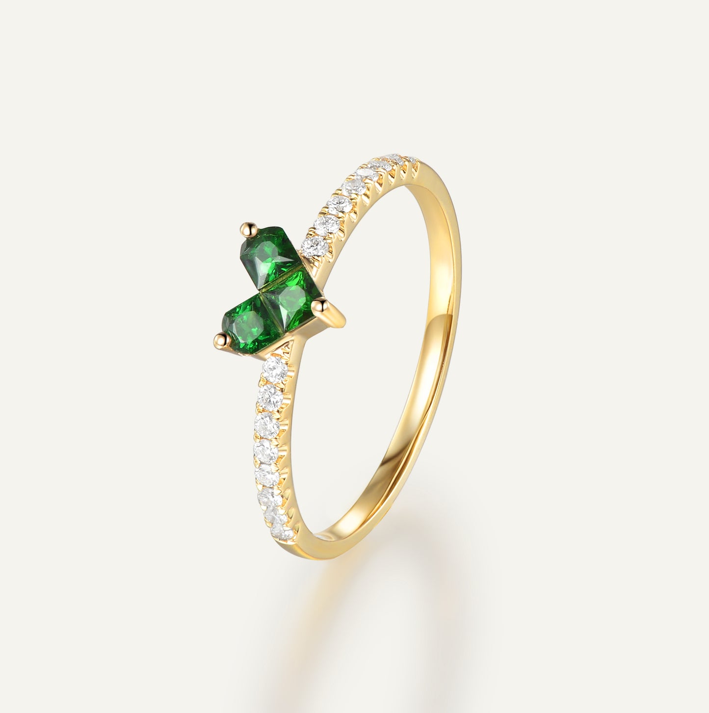 Tsavorite Love Knot Ring | 18K gold