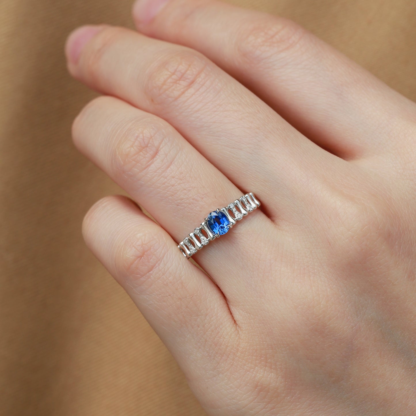 Inscribed Hearts Sapphire Ring | 18K white gold | Natural Gemstone