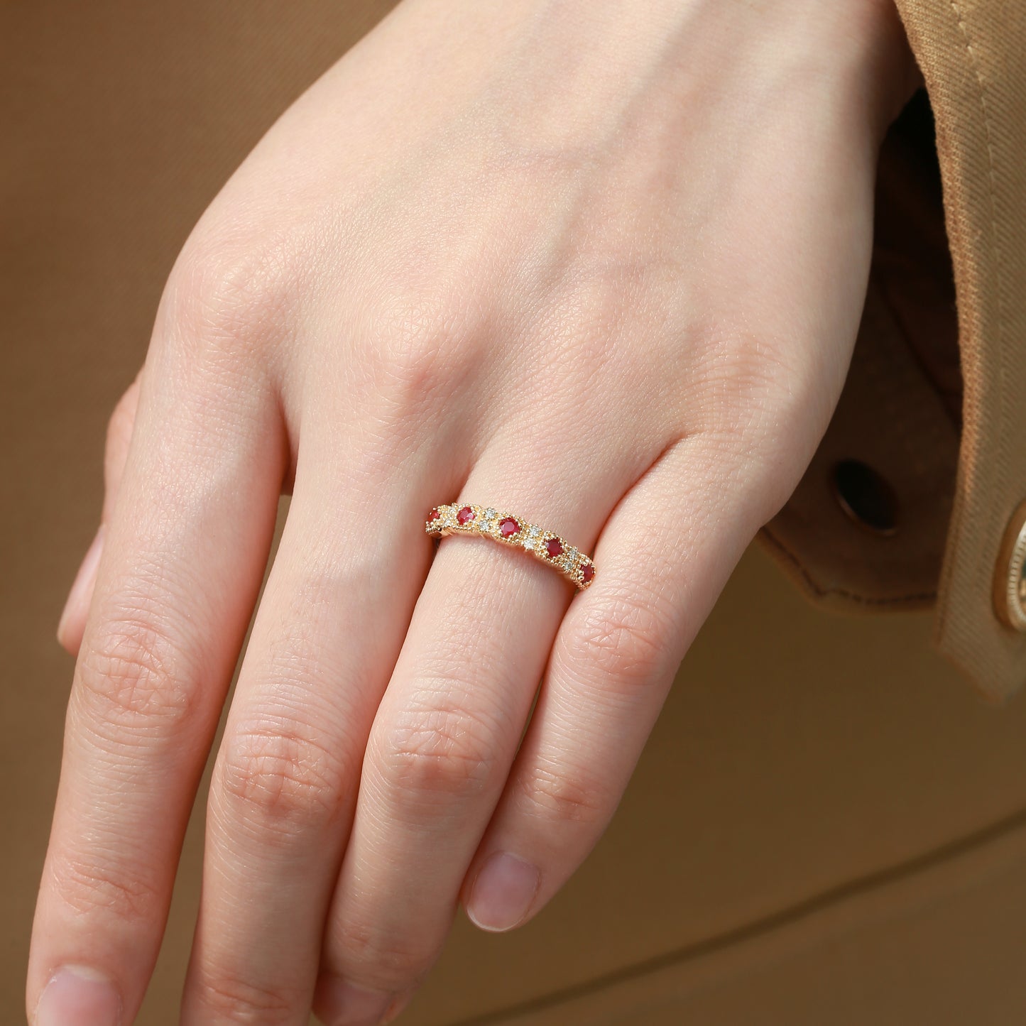 Royal Ruby & Diamond Row Ring | 18K yellow gold