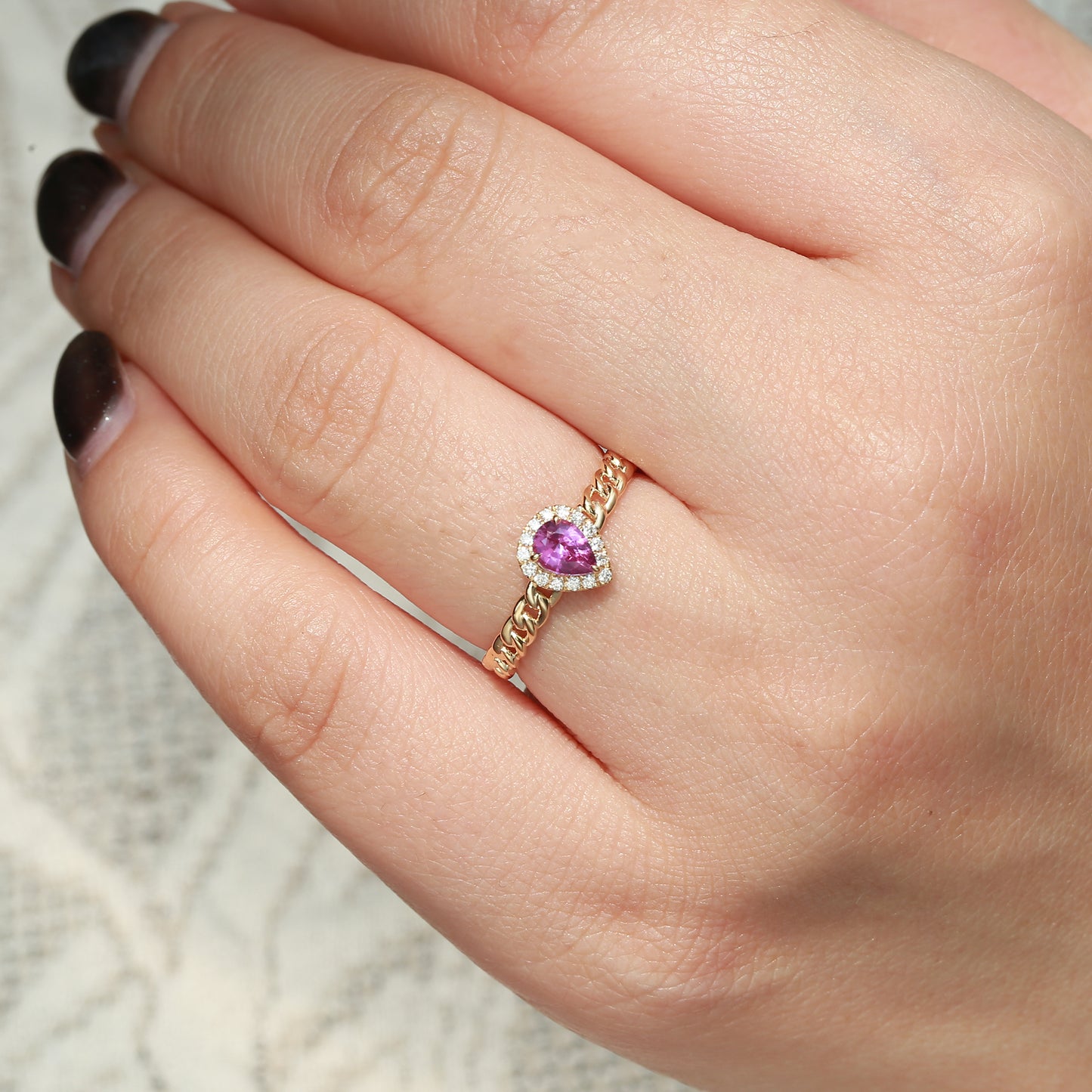 Sakura Drop Pink Sapphire Ring | 18K yellow gold | Natural Gemstone